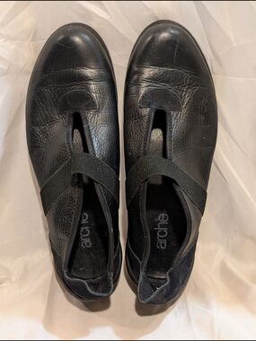 Arche Women's Black Leather Slip-On Comfort Shoes